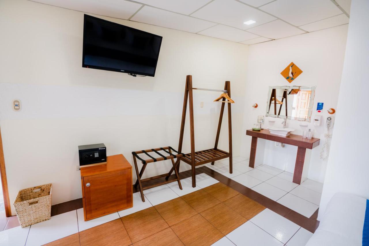Hotel Palace Galapagos Puerto Ayora  Bagian luar foto