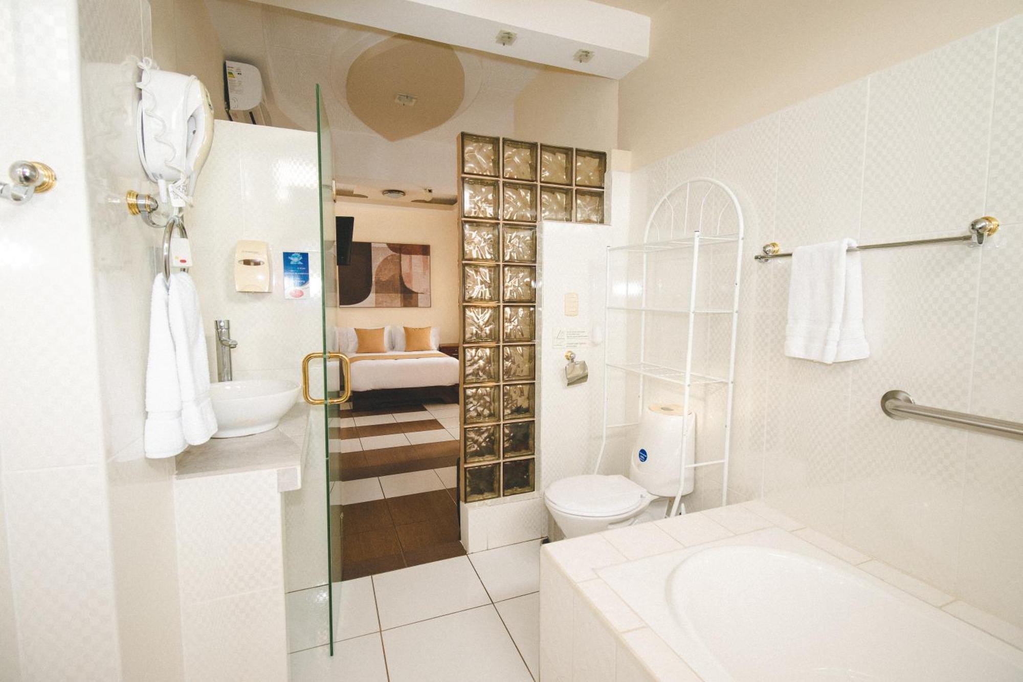 Hotel Palace Galapagos Puerto Ayora  Bagian luar foto